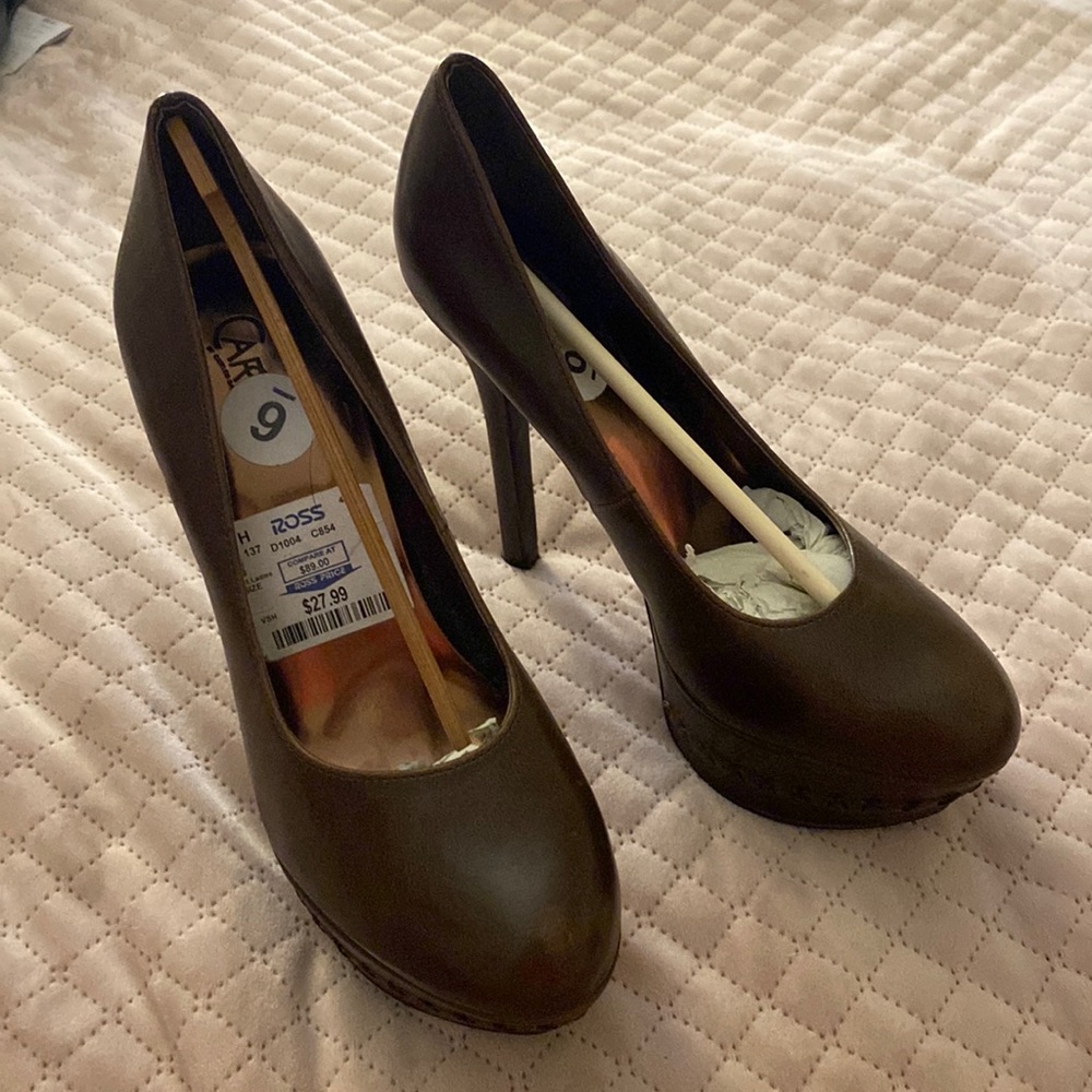 NWT Carlos Santana platform heels brown